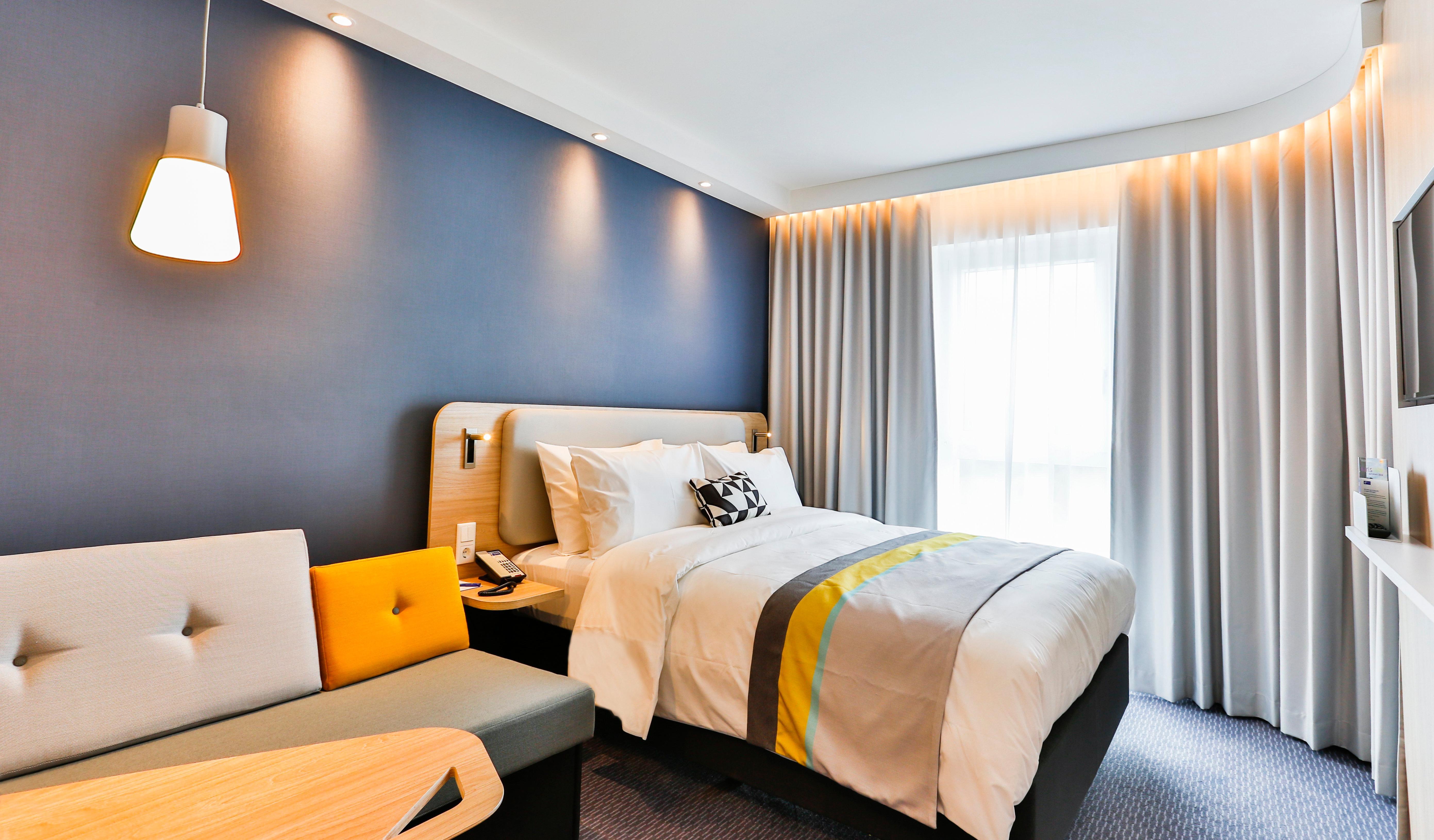 Holiday Inn Express Karlsruhe - City Park, an IHG Hotel Bagian luar foto