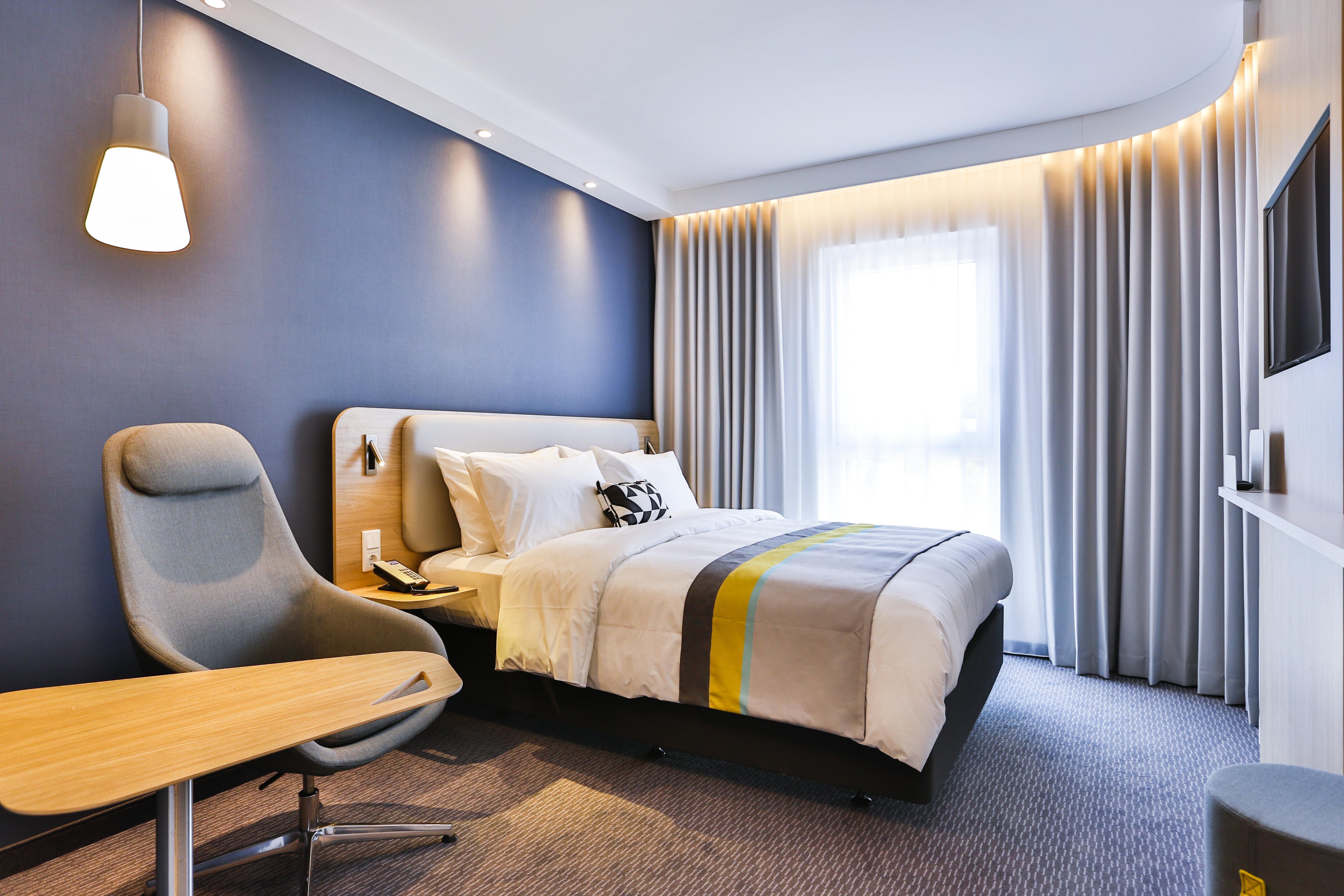 Holiday Inn Express Karlsruhe - City Park, an IHG Hotel Bagian luar foto