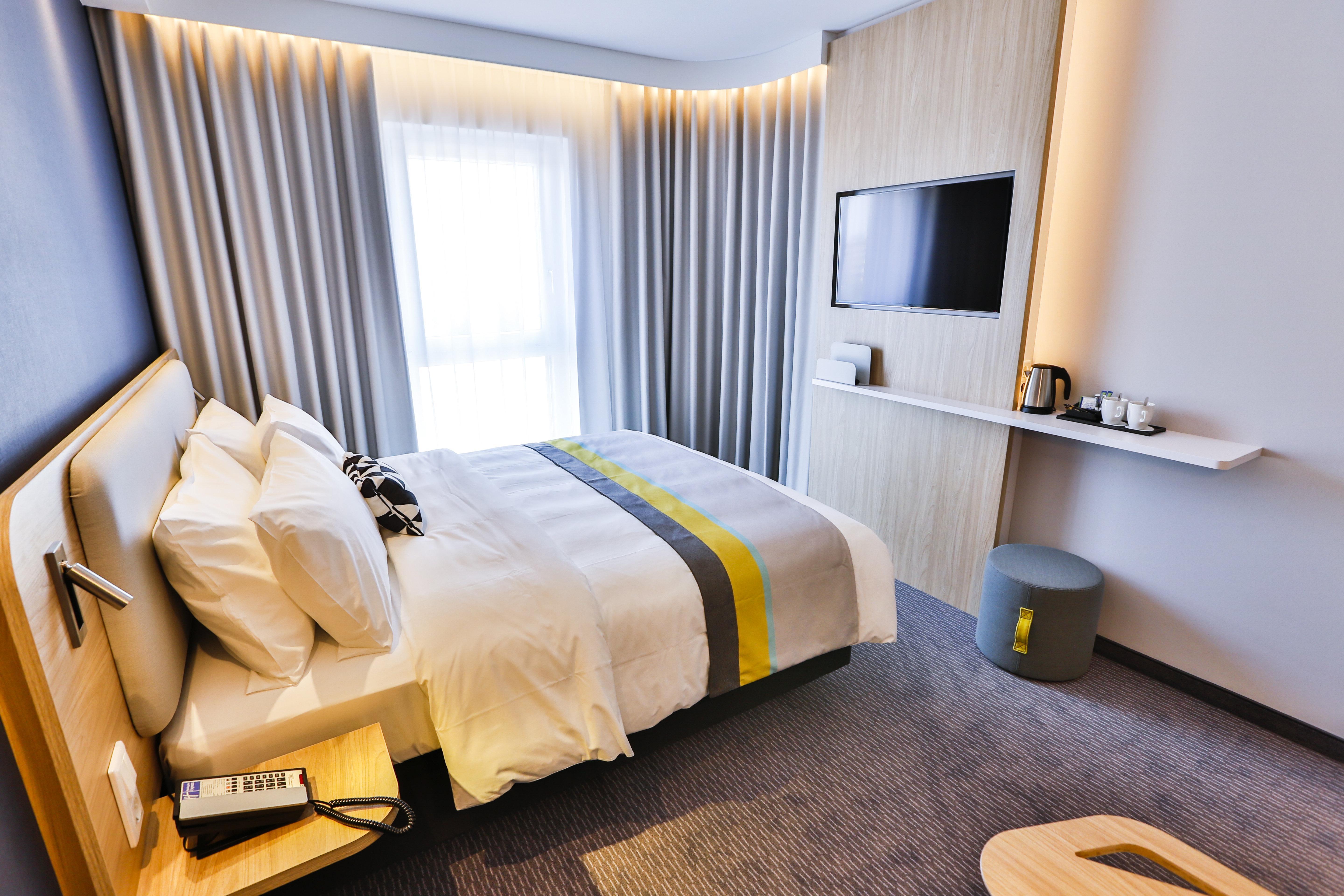 Holiday Inn Express Karlsruhe - City Park, an IHG Hotel Bagian luar foto