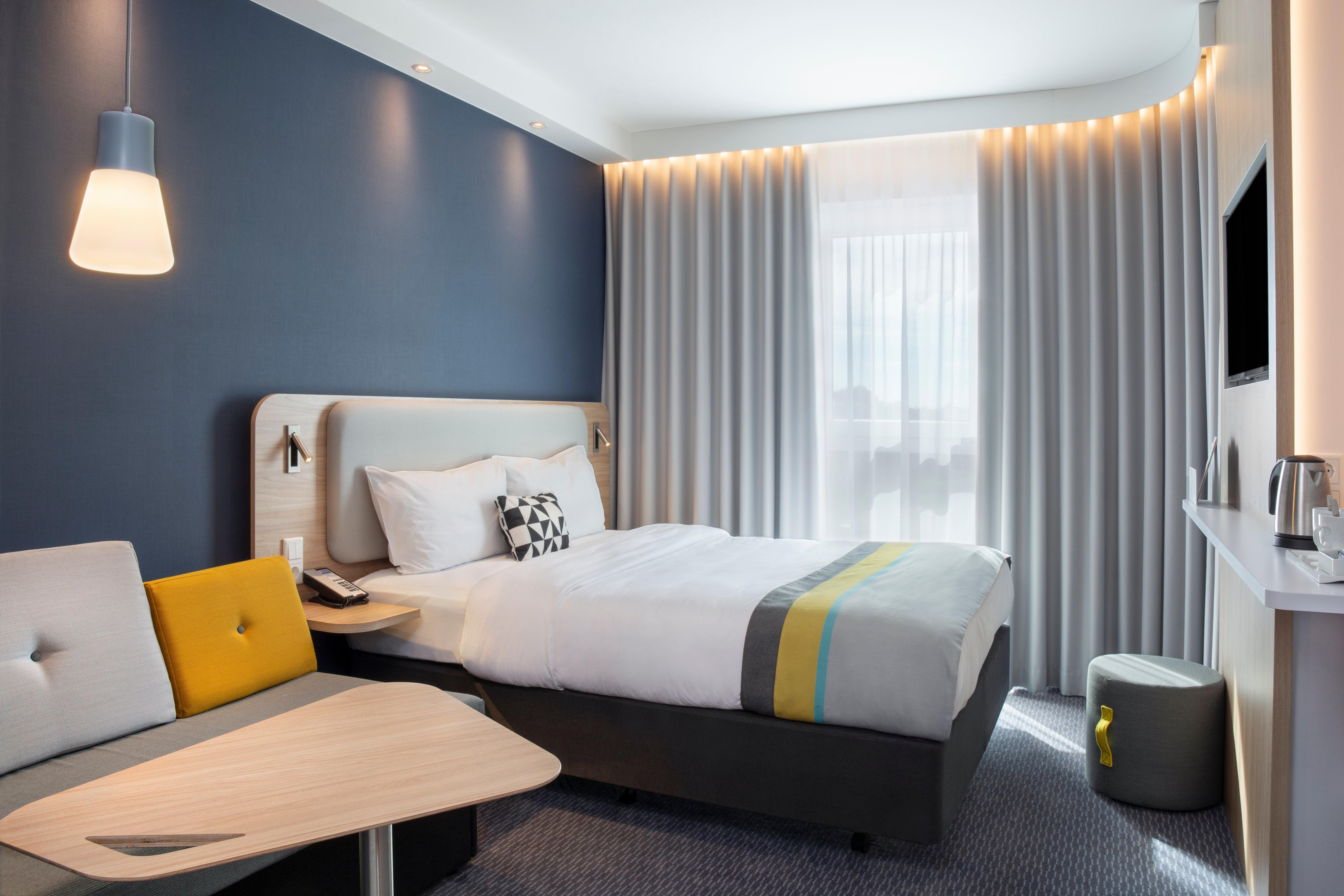 Holiday Inn Express Karlsruhe - City Park, an IHG Hotel Bagian luar foto